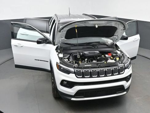 Used 2025 Jeep Compass Limited AWD/4WD image 62