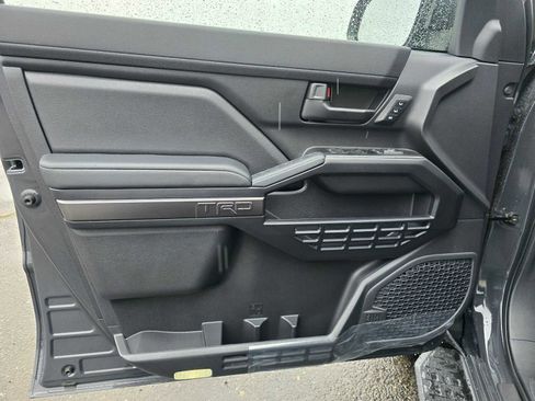 Certified 2025 Toyota 4Runner TRD Off-Road Premium image 22