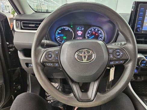 Used 2021 Toyota RAV4 LE AWD/4WD image 11