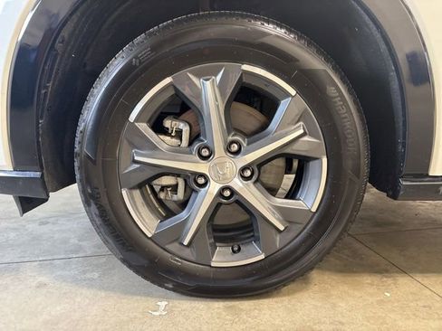 Certified 2024 Honda HR-V EX-L image 11