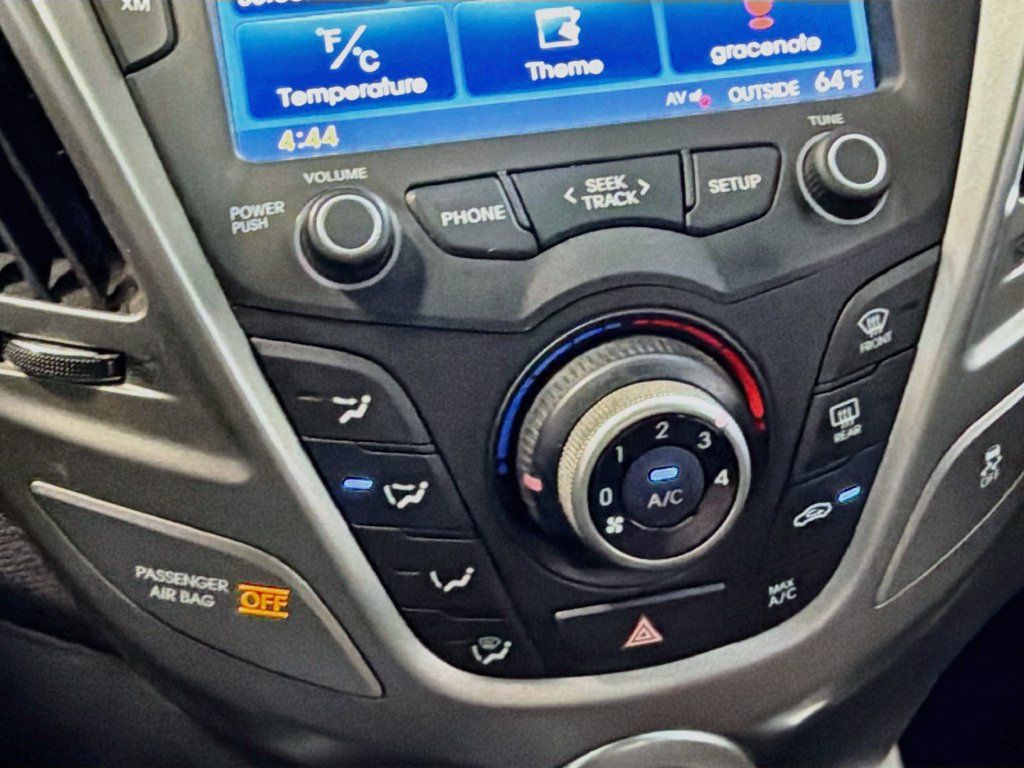 Used 2016 Hyundai Veloster FWD image 14