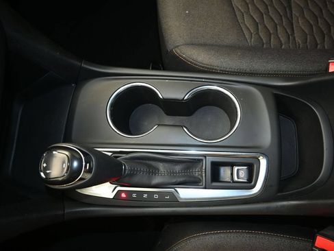 Used 2020 Chevrolet Equinox LT FWD image 18