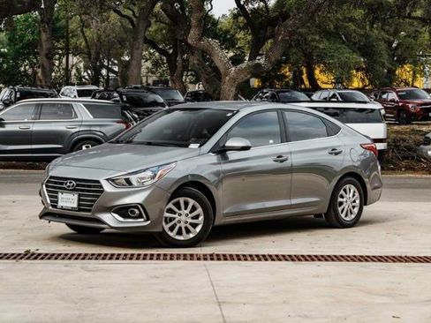 Used 2021 Hyundai Accent SEL image 1