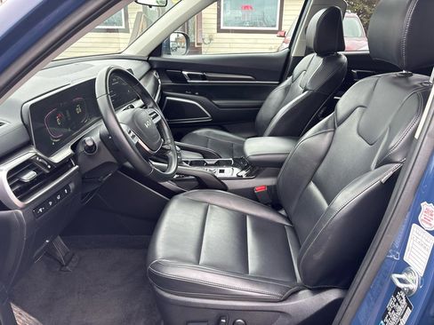 Used 2025 Kia Telluride S image 12