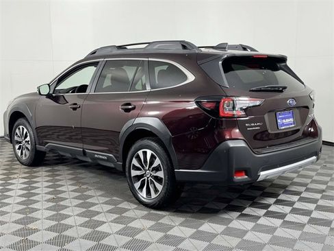 Used 2025 Subaru Outback Limited image 8