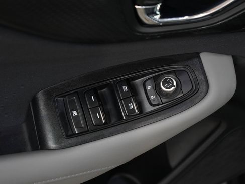 Used 2025 Subaru Outback Premium AWD/4WD image 19