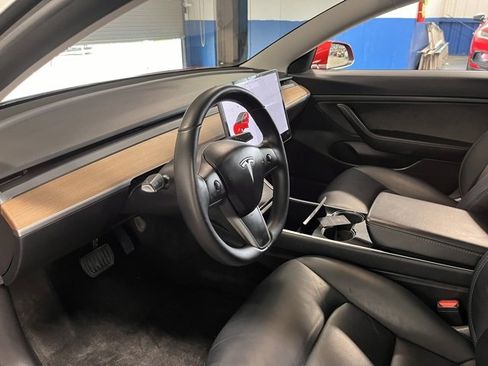 Used 2020 Tesla Model 3 Standard Range Plus image 24