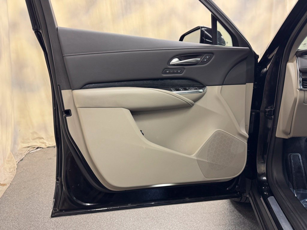 Used 2023 Cadillac XT4 Premium Luxury AWD/4WD image 12