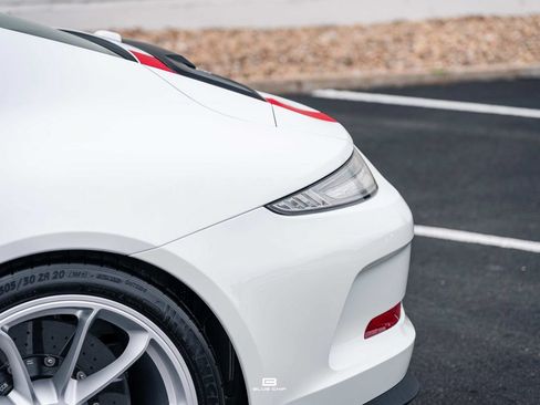Used 2016 Porsche 911 R RWD image 9