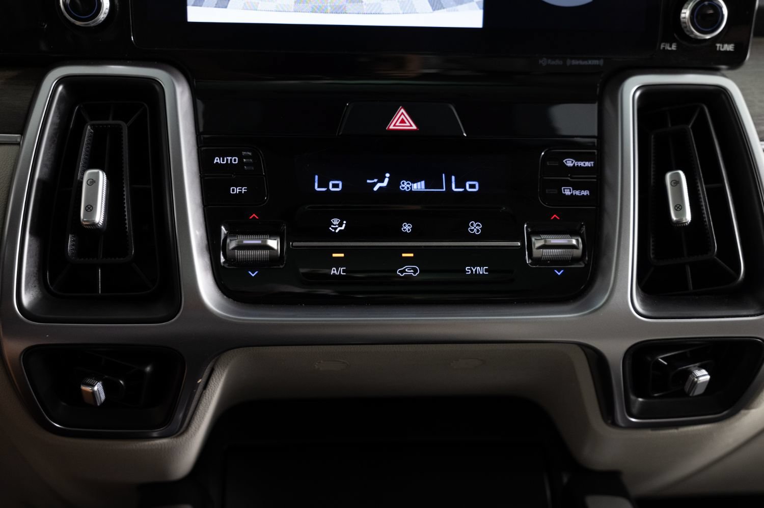 Used 2023 Kia Sorento S w/ Panoramic Sunroof Package AWD/4WD image 38