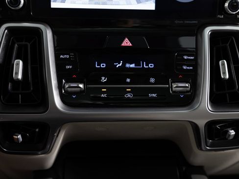 Used 2023 Kia Sorento S w/ Panoramic Sunroof Package AWD/4WD image 38