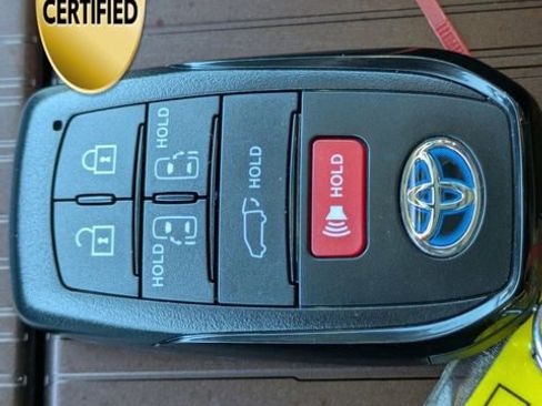 Certified 2024 Toyota Sienna XLE image 23