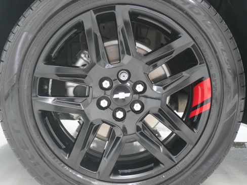 Used 2021 Chevrolet Traverse Premier w/ Redline Edition FWD image 32
