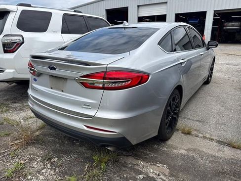 Used 2019 Ford Fusion SE w/ Equipment Group 151A FWD image 5