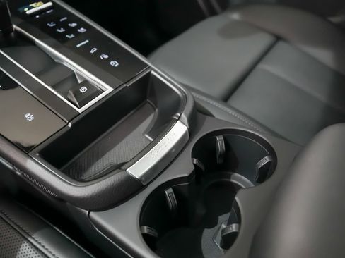 New 2026 Porsche Macan image 34