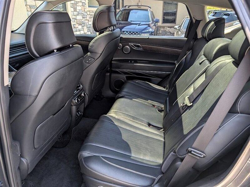 Used 2022 Genesis GV80 2.5T w/ Prestige Package 04 AWD/4WD image 23