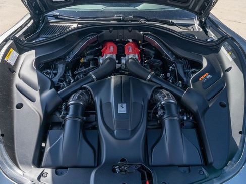 Used 2022 Ferrari Roma RWD image 25