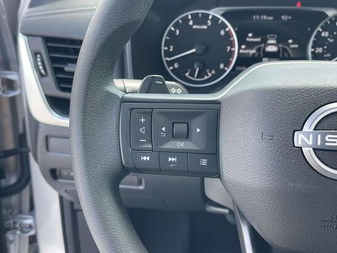 Used 2025 Nissan Rogue S image 16