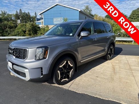 Used 2024 Kia Telluride S image 5