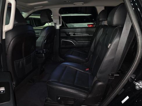 Used 2025 Kia Telluride S image 7