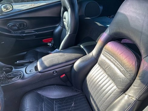 Used 2004 Chevrolet Corvette Coupe image 12