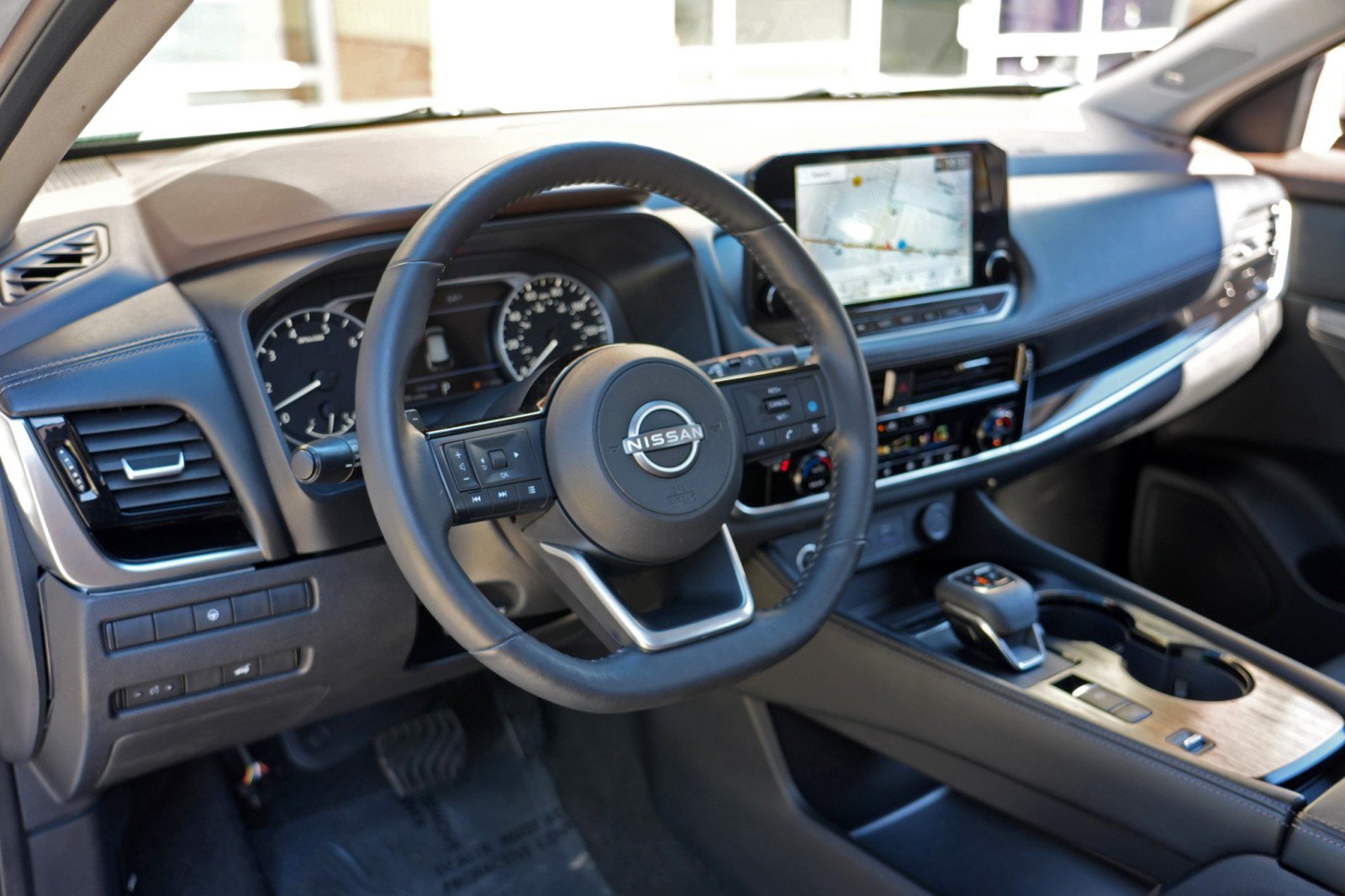 Used 2023 Nissan Rogue SL w/ SL Premium Package FWD image 13