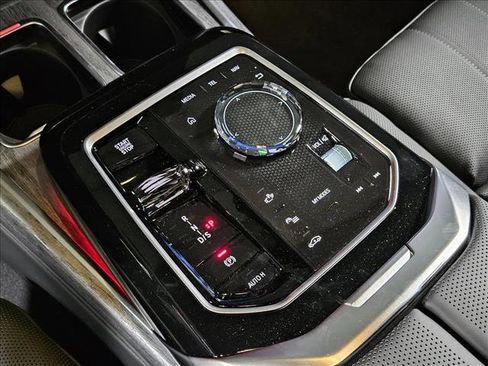 New 2025 BMW 760i xDrive image 11