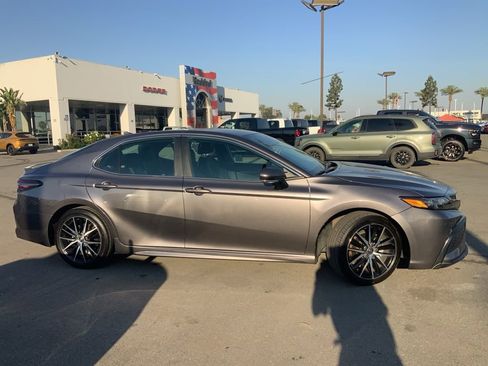 Used 2024 Toyota Camry SE w/ Cold Weather Package image 9