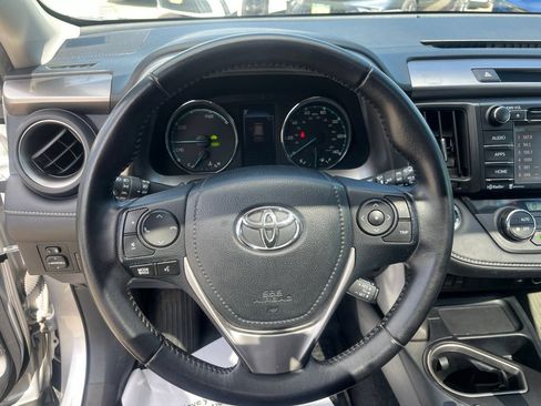 Used 2016 Toyota RAV4 XLE AWD/4WD image 8