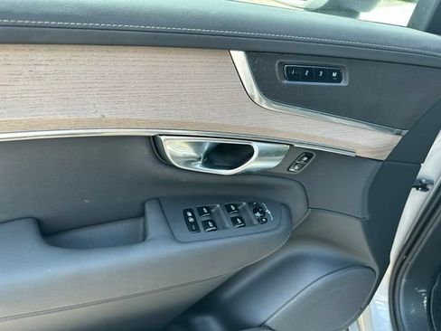 Used 2025 Volvo XC90 B6 Plus AWD/4WD image 21