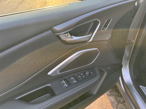 Used 2025 Acura RDX SH-AWD image 21