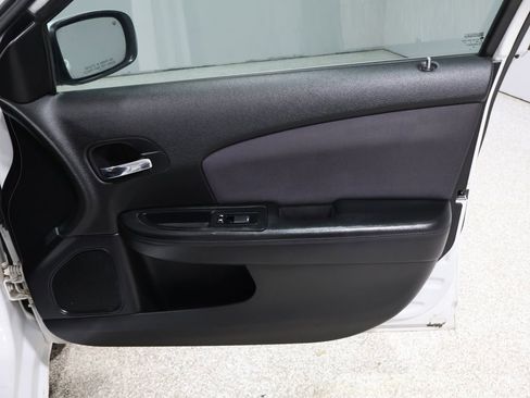 Used 2012 Chrysler 200 LX image 27