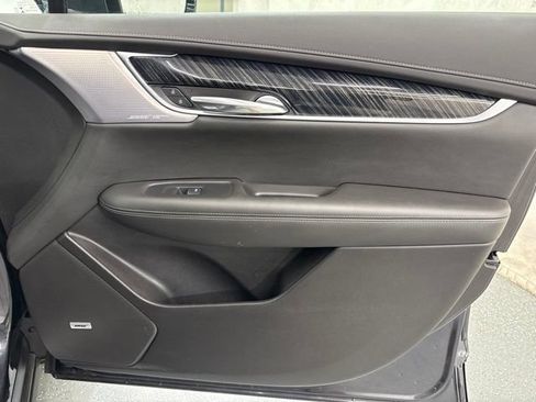 Used 2023 Cadillac XT6 Premium Luxury AWD/4WD image 16