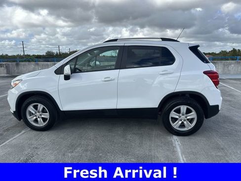Used 2022 Chevrolet Trax LT w/ LT Convenience Package image 33