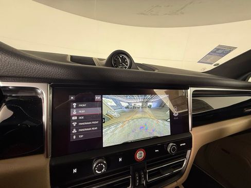 New 2025 Porsche Macan image 34