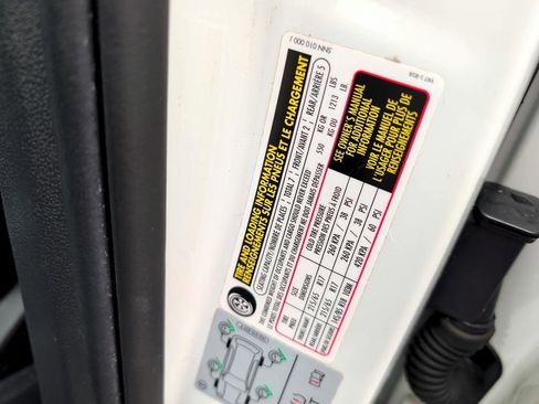 Used 2018 Volkswagen Tiguan SE image 31