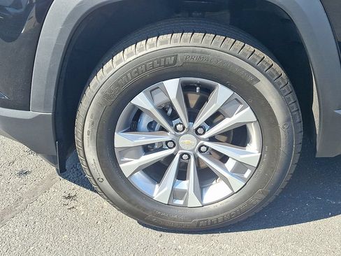 Certified 2025 Chevrolet Equinox LT w/ Convenience Package II AWD/4WD image 8