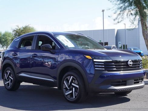 Used 2026 Nissan Kicks SV image 4