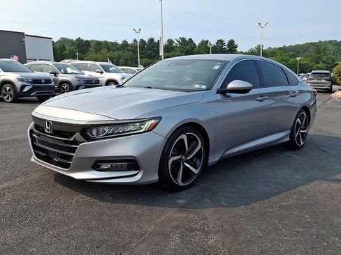 Used 2019 Honda Accord Sport image 3