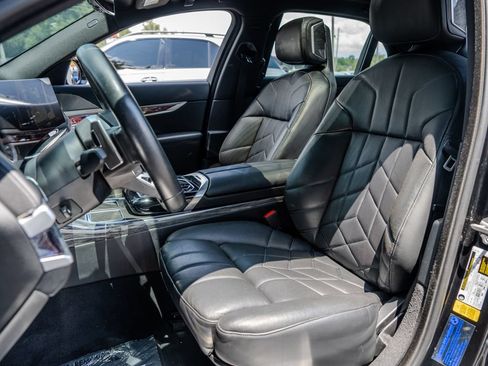 Used 2023 BMW 740i RWD image 18