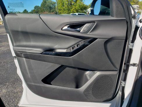 New 2026 Chevrolet Equinox LT w/ Convenience Package II image 12