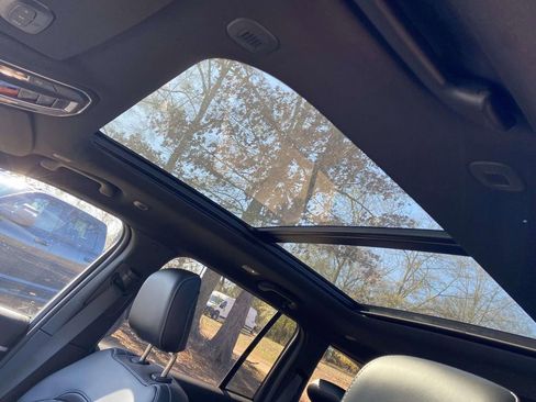 New 2026 Jeep Grand Cherokee Limited w/ Luxury Tech Group II RWD image 42