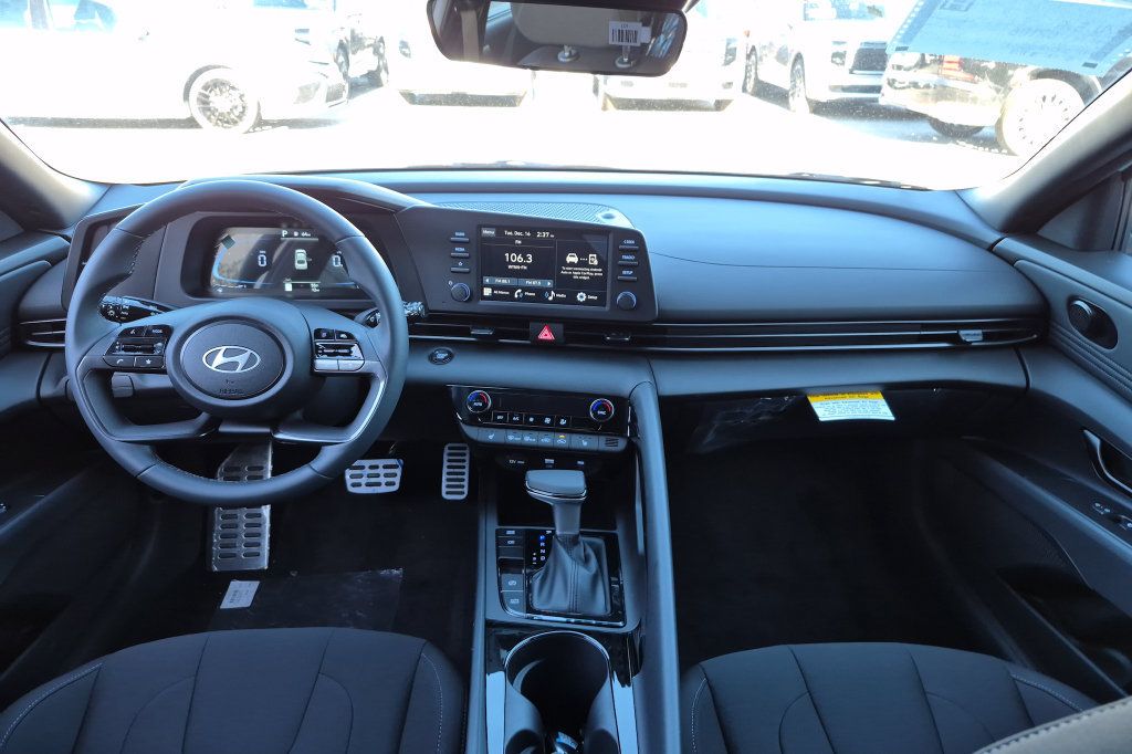 New 2026 Hyundai Elantra SEL Sport FWD image 21