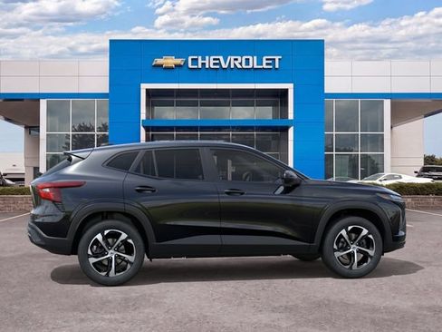 New 2026 Chevrolet Trax RS FWD image 5