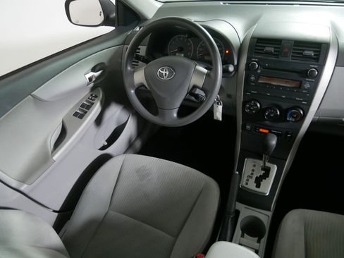 Used 2010 Toyota Corolla LE image 9