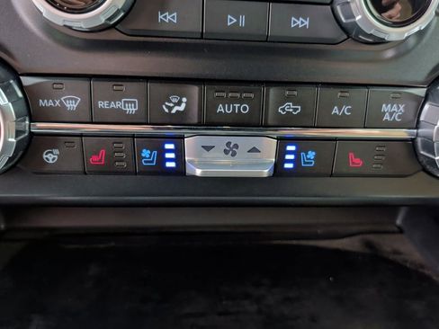 Used 2024 Ford F350 Lariat w/ Black Appearance Package AWD/4WD image 27
