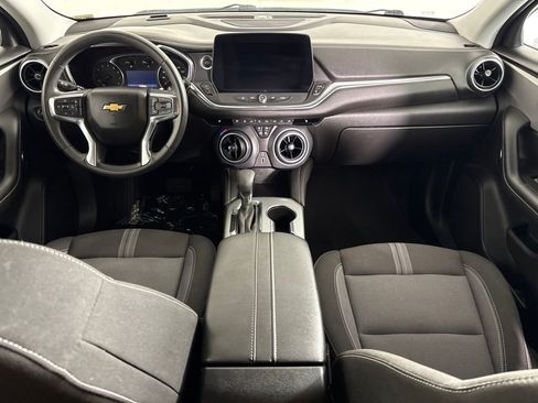 Used 2025 Chevrolet Blazer LT FWD image 11