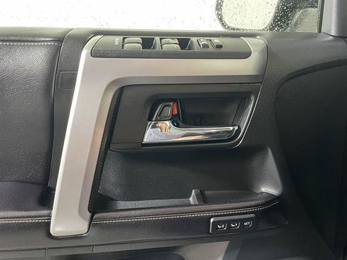 Used 2016 Toyota 4Runner Limited w/ Four Season Floor Mat Package AWD/4WD image 19