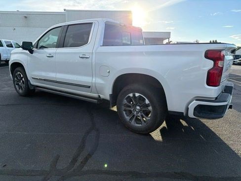 Used 2023 Chevrolet Silverado 1500 High Country w/ Technology Package AWD/4WD image 8