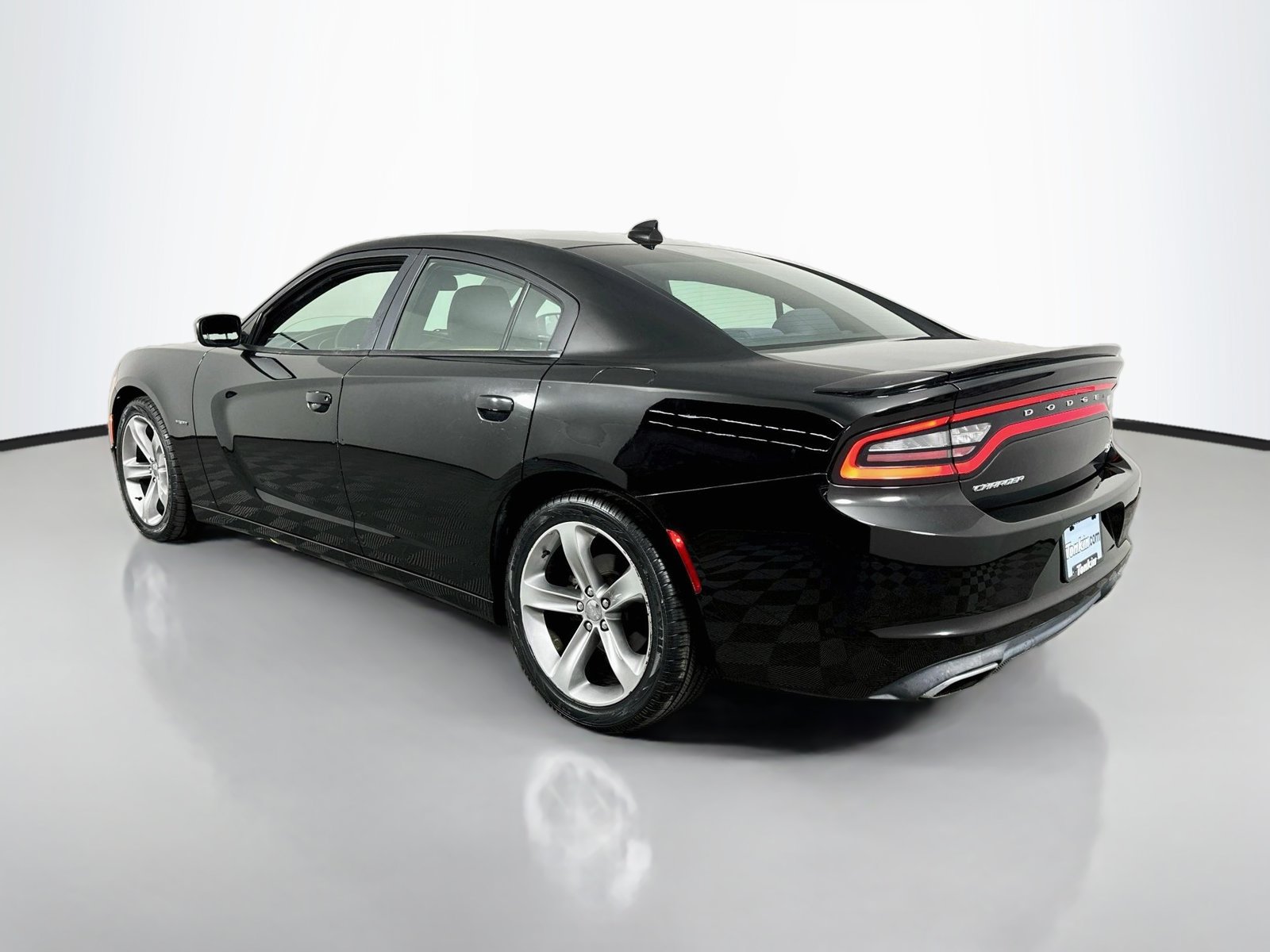 Used 2016 Dodge Charger R/T RWD image 5